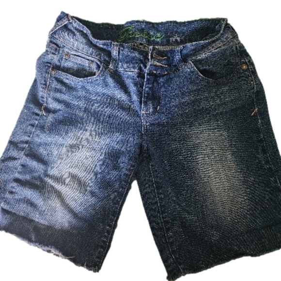 Delia Reese Bermuda Jean Short Distressed Size 5/6 - Picture 1 of 8